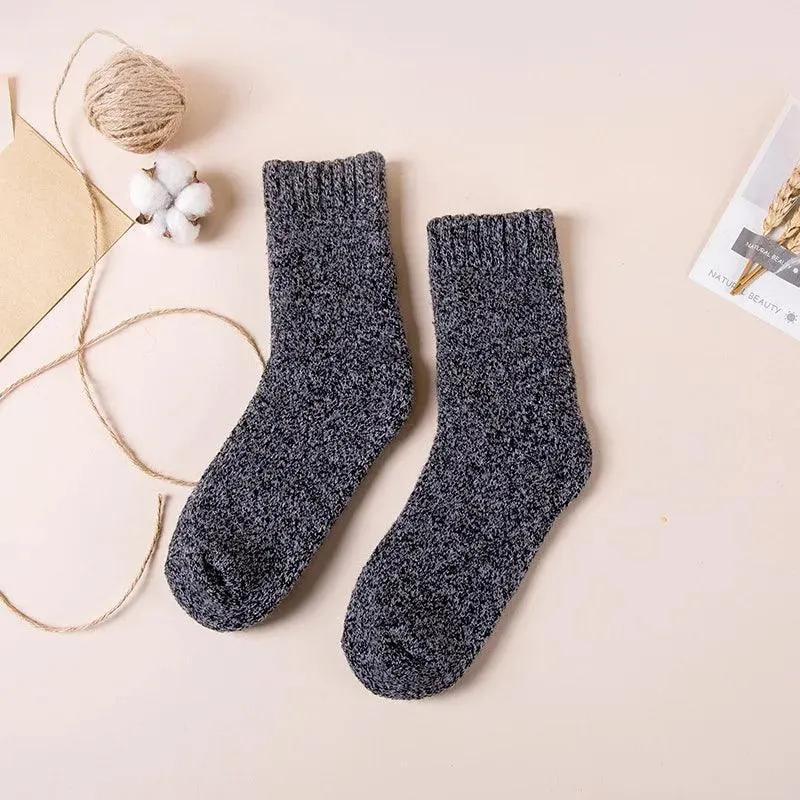 Men's Merino Wool Snow Cashmere Socks Set: Trendy Winter Fashion for Cozy Feet