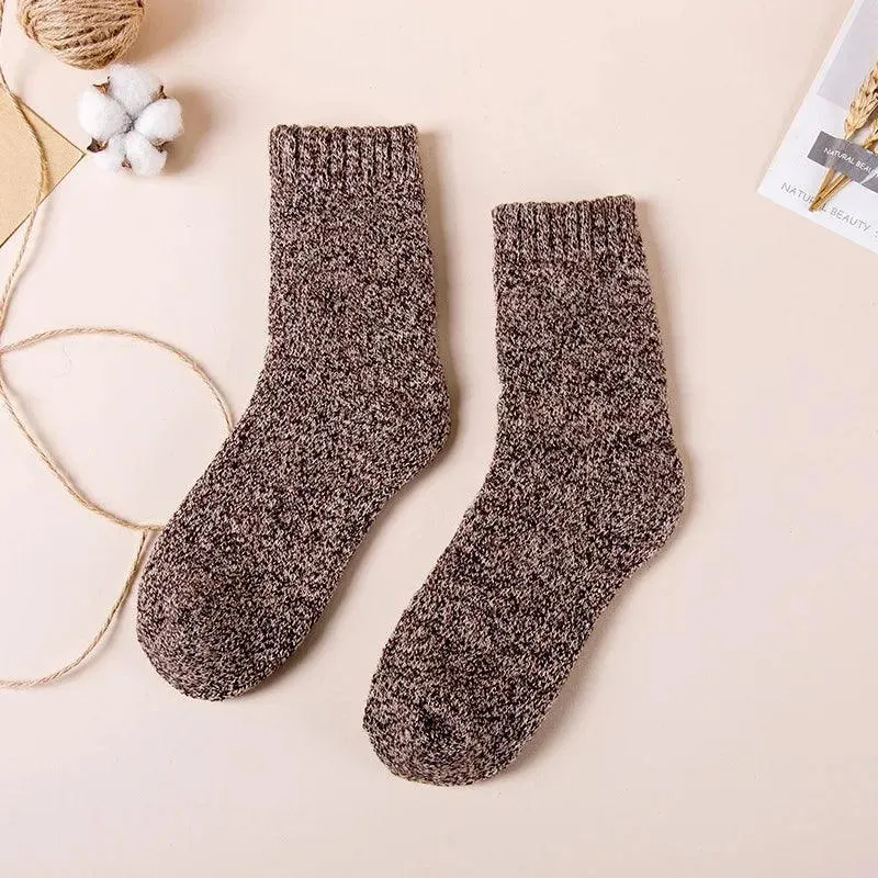 Men's Merino Wool Snow Cashmere Socks Set: Trendy Winter Fashion for Cozy Feet