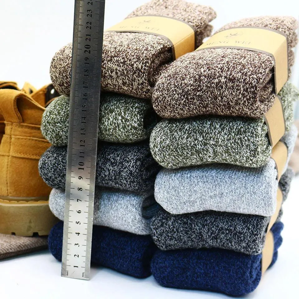 Men's Merino Wool Snow Cashmere Socks Set: Trendy Winter Fashion for Cozy Feet