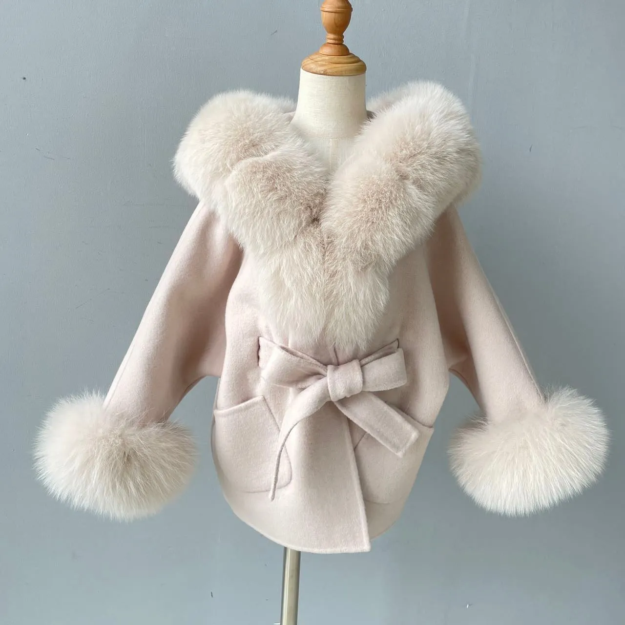 MI LOVES SIGNATURE Luxurious Anna cashmere kids coat with Fox fur trim and cuffs in Beautiful Cappuccino colour.