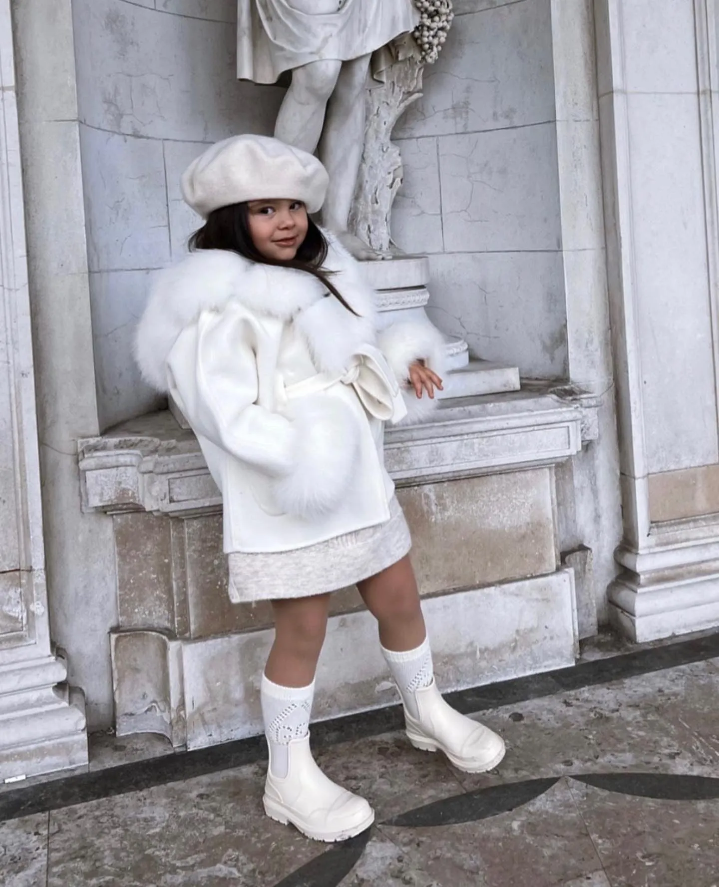 MI LOVES SIGNATURE Luxurious Anna cashmere kids coat with Fox fur trim and cuffs in Beautiful Ivory colour .