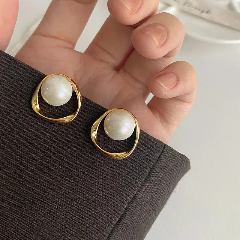 Pearl Gold Color Round Stud Korean Delicate Irregular Design Unusual 2024 Fashion Imitation Earring