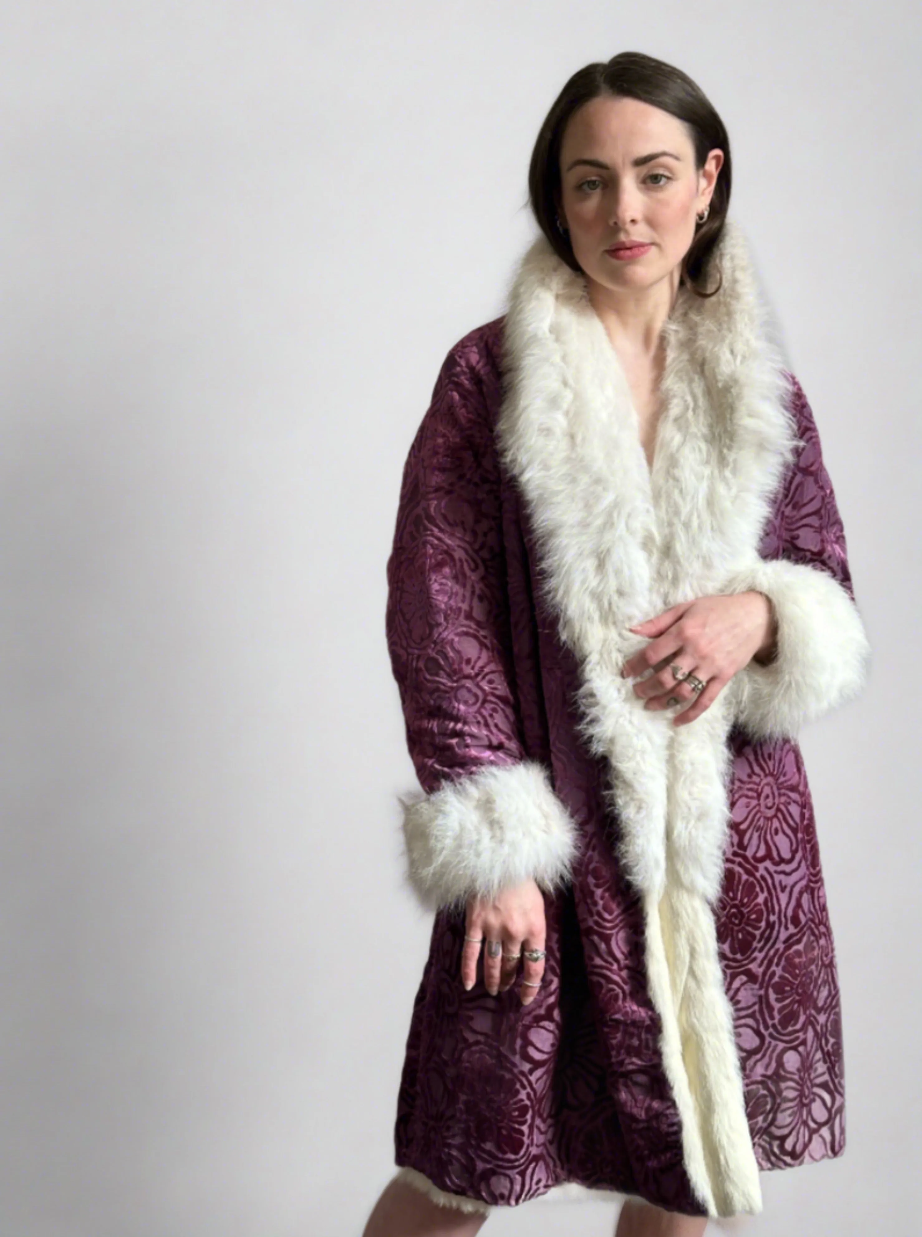 "Sumptuous Violet & Purple Devoré" Vintage 1920's Silk Devoré & Coney Lined Coat UK 8-10 US 4-6